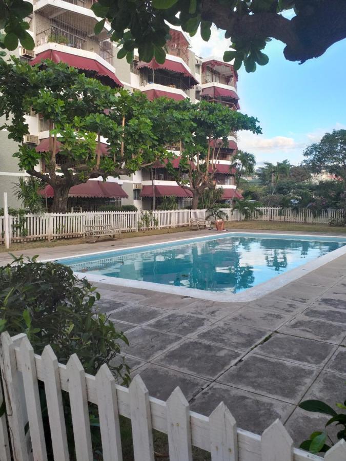 Rooms By The Pool Kingston Buitenkant foto